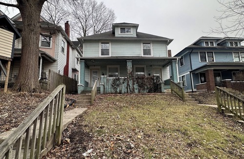 Near Eastside House | Art | Stainless | Hardwood | Granite | Walkable