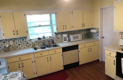 Lakeport House | At Lake Huron Shore Sunrise View entire family Home with Beach