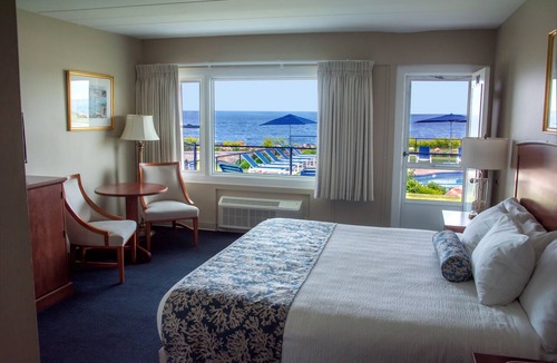 Gloucester Hotel | Atlantis Oceanfront Inn