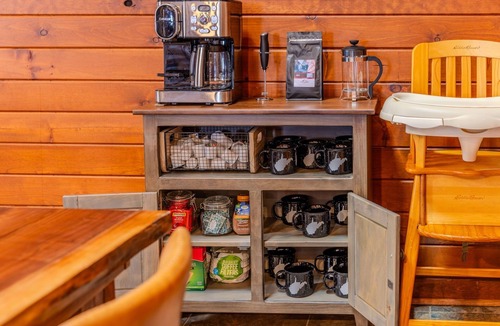 Terra Alta Cabin | August Stay-and-Play Monday-Thursday: Free Round of Golf Included