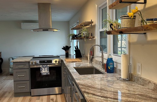 Matunuck House | Aunt Edna's