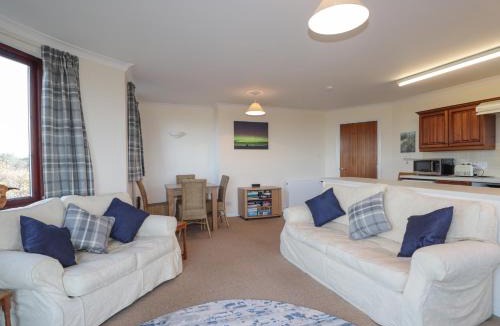 Findhorn House | Aurora View