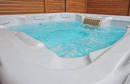 Swarland Ski Chalet | Autograph Junior Lodge 2 Bed with Hot Tub