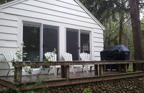 East Harwich Cottage | Avoid crowds with private lakefront beach perfect for large groups!