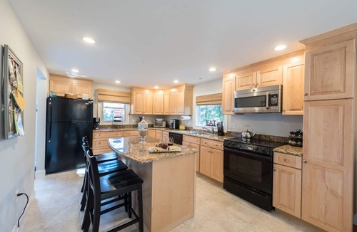 West Chatham House | Away from it all, secluded getaway 1 mile from beach , 5 minutes to Town Center