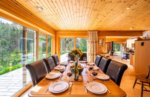 Carrbridge Cabin | Baddengorm Lodge - a lodge that sleeps 10 guests in 5 bedrooms