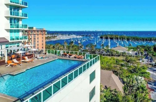 Coconut Grove Condo | Balcony Ocean Views | Pool, Gym, Wi-Fi & Parking
