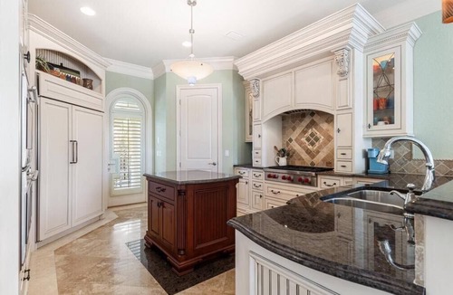 Avalon Beach Estates House | Ballamore Beach Haven | Private Beach, Elevator, Spa, Pool