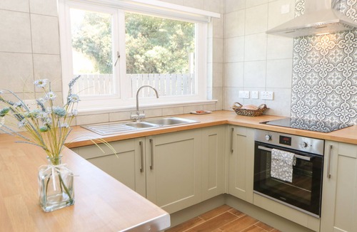 Lamesley Cottage | BANKWELL COTTAGE, pet friendly, with open fire in Sunniside