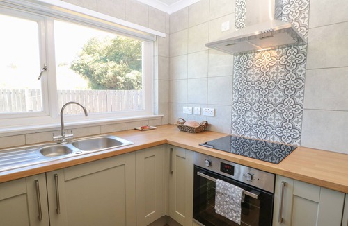 Lamesley Cottage | BANKWELL COTTAGE, pet friendly, with open fire in Sunniside