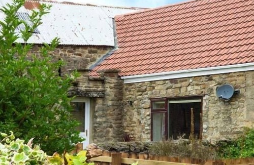 Darlington Cottage | BARFORTH HALL COTTAGE, pet friendly, with hot tub in Gainford