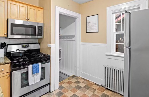 Regina House | Barkside Bungalow: Dog Friendly Stay in Minneapolis