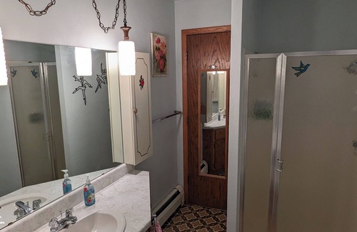 Pine River House | Basic lake house - only 2 hours from Milwaukee, 45 minutes to Oshkosh