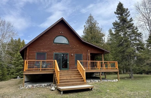 Drummond Island House | Bass Cove Cottage on Drummond Island