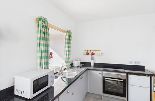 Balvicar Cottage | BATHACH BEAG, romantic, with a garden in Balvicar, Isle Of Seil