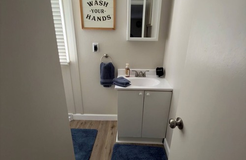 Bay City Apartment | Bay City Spacious 2BR Near Parks & Shopping!