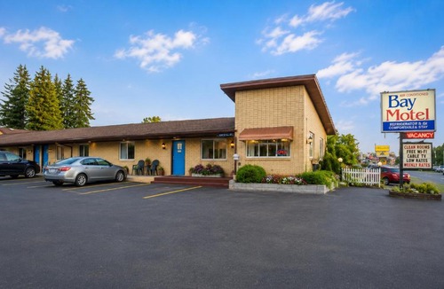 Bay City Hotel | Bay Motel By OYO Bay City