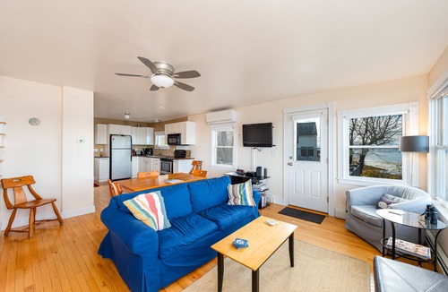 Mid-Coast and Islands House | Bay Vista - 3BR, 2BA waterfront home with sunset views over Middle Bay