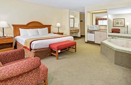 Acton Hotel | Baymont by Wyndham Indianapolis