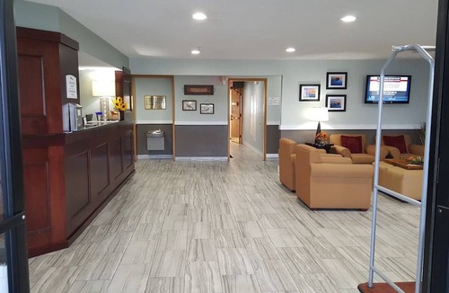 Grand Haven Hotel | Baymont by Wyndham Grand Haven