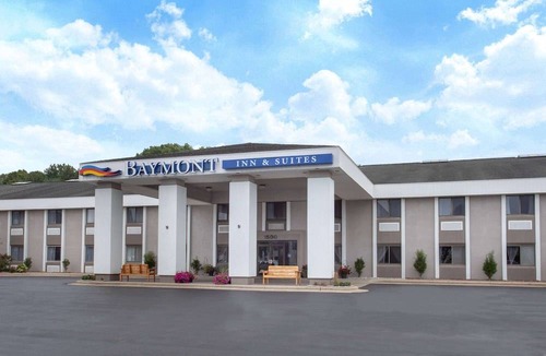 Grand Haven Hotel | Baymont by Wyndham Grand Haven