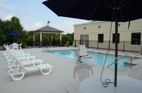 Clarksville Hotel | Baymont by Wyndham Clarksville