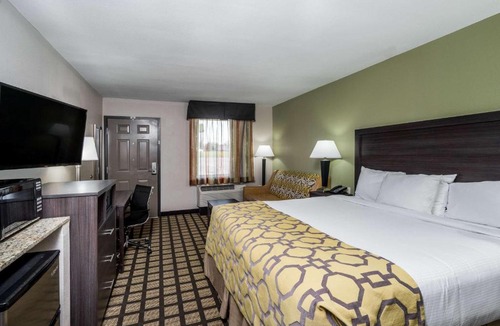 Clarksville Hotel | Baymont by Wyndham Clarksville