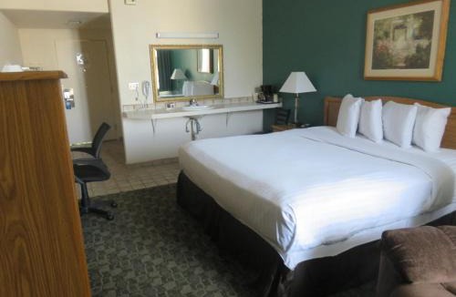 Fargo Hotel | Baymont by Wyndham Fargo
