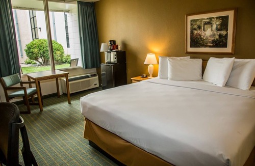 Fargo Hotel | Baymont by Wyndham Fargo