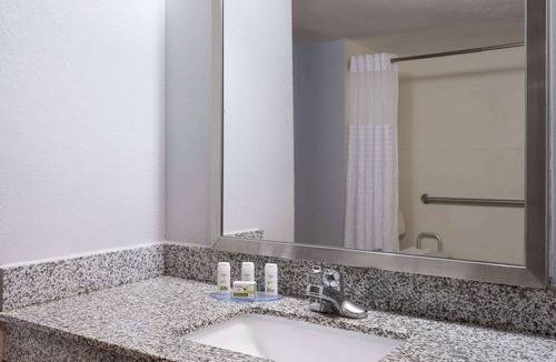Indianapolis Hotel | Baymont by Wyndham Indianapolis East
