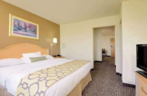 Greendale Hotel | Baymont by Wyndham Lawrenceburg
