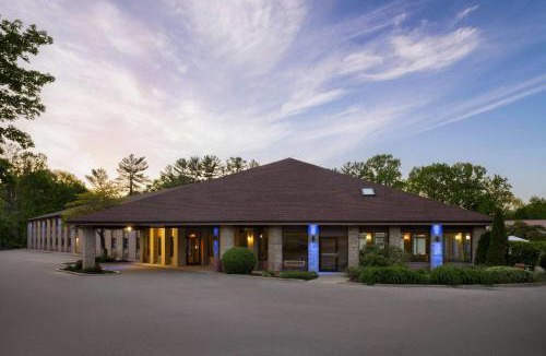 Logan Hotel | Baymont by Wyndham Logan