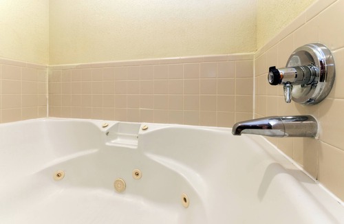 Hillview Hotel | Baymont by Wyndham Louisville South/Shepherdsville/I 65