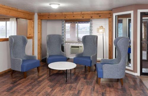 Manistee Hotel | Baymont by Wyndham Manistee