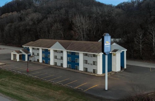 Mankato Hotel | Baymont by Wyndham Mankato