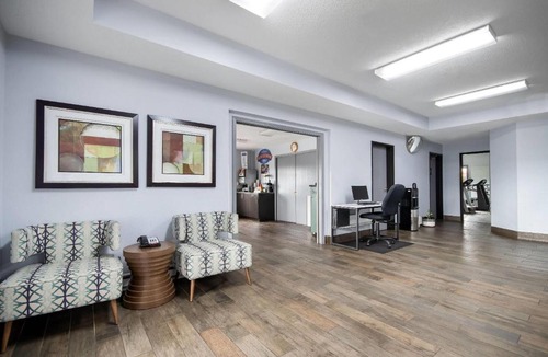 Marinette Hotel | Baymont by Wyndham Marinette