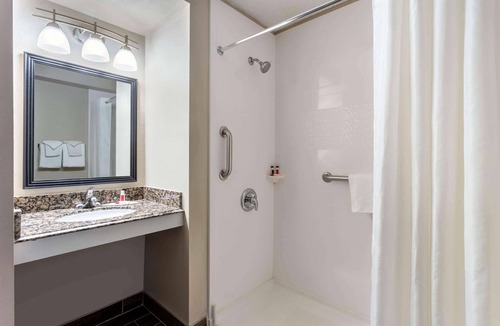 Rochester Hotel | Baymont by Wyndham Rochester Mayo Clinic Area