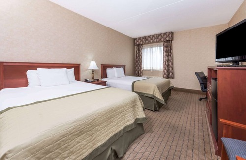 Southport Hotel | Baymont by Wyndham Indianapolis South