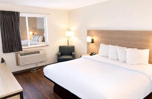Sault Ste. Marie Hotel | Baymont by Wyndham Sault Ste Marie MI