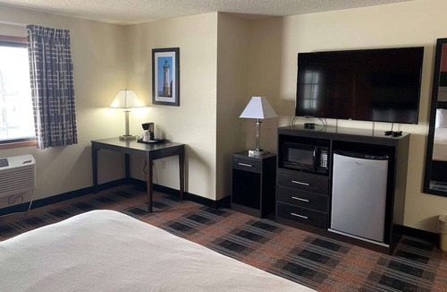 Waupun Hotel | Baymont by Wyndham Waupun