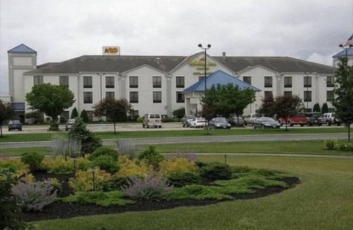 Findlay Hotel | Baymont Inn & Suites by Wyndham Findlay