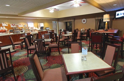 Findlay Hotel | Baymont Inn & Suites by Wyndham Findlay