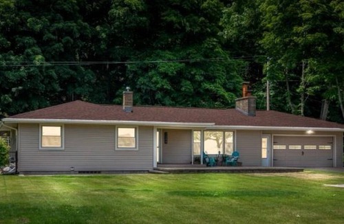 Traverse City House | Bayside Breeze - Stunning 3 BDR with West Bay Views