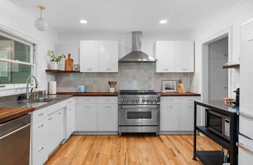 Greilickville Apartment | Bayside Bungalow: West Bay Views Minutes to TC