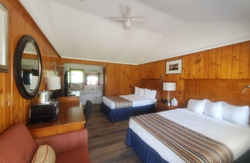 St Ignace Hotel | Bayview Lakefront Motel