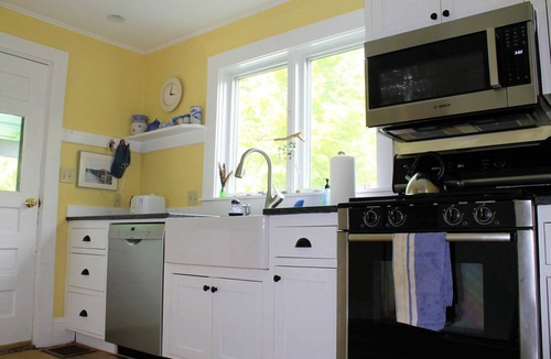 Hancock Point House | Beach 1 mile, fire pit, heated, outdoor shower, Updated&clean Ocean Breezes Home