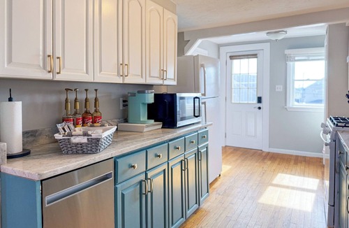 Salisbury Beach House | Beach Access - Free Parking - Grill