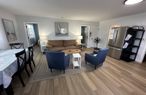 Seabrook House | Beach Apt | Steps to the Beach | Lawn | Parking
