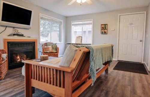 Oscoda House | Beach Club of Oscoda Garden Cottage on the Lake