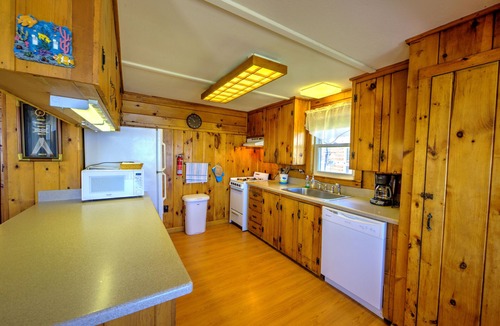 East Sandwich Cottage | Beach Days Ahead! East Sandwich Escape